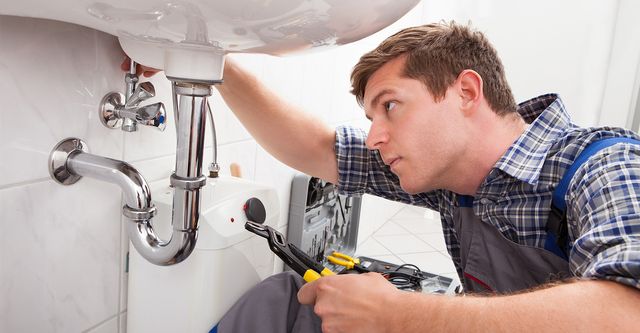 5 Signs You Need to Call a Professional Plumber
